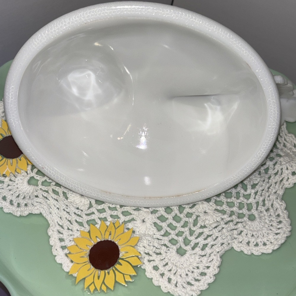 Westmoreland White Milk Glass Large Hen On Nest Hand Painted With Glass Eyes - Picture 9 of 10